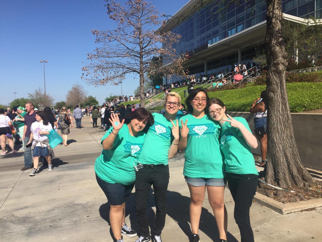 Fans outside SHINee's Dallas show