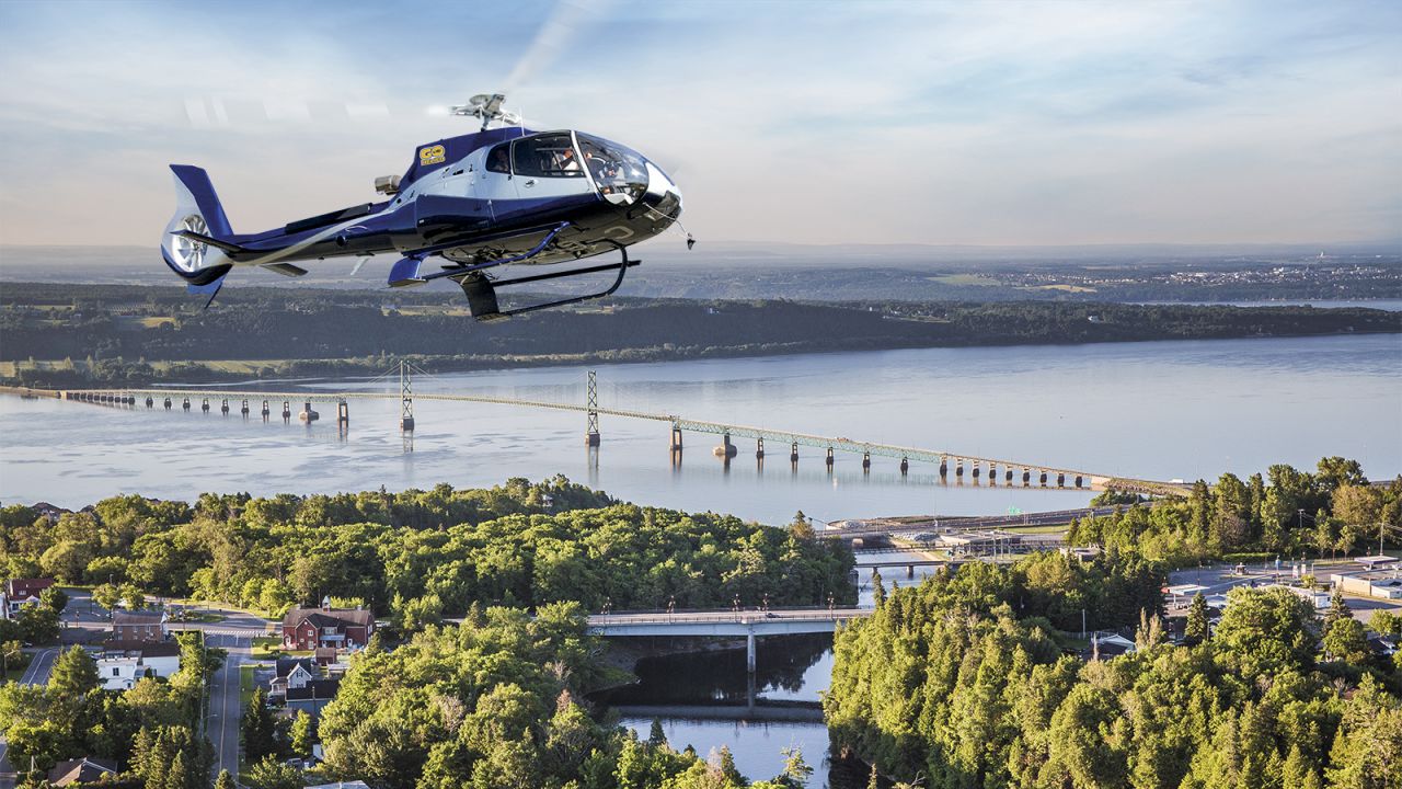 <strong>Knowledgeable pilots: </strong>The pilots love to share their knowledge of the region during a flight, while passengers get photos of the grand Château Frontenac hotel, the Plains of Abraham, and Québec's walled Old City.