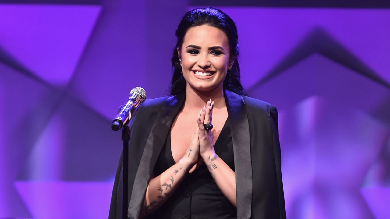 Pop star Demi Lovato has been vocal about her experiences with bulimia and mental health issues, and she uses her platform to criticize body-shaming and unrealistic norms for women. The artist regularly promotes #NoMakeUpMonday on social media. 