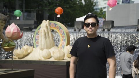 College student Nam Woo-hyu sees "the job market for young people" as one of the key election issues.