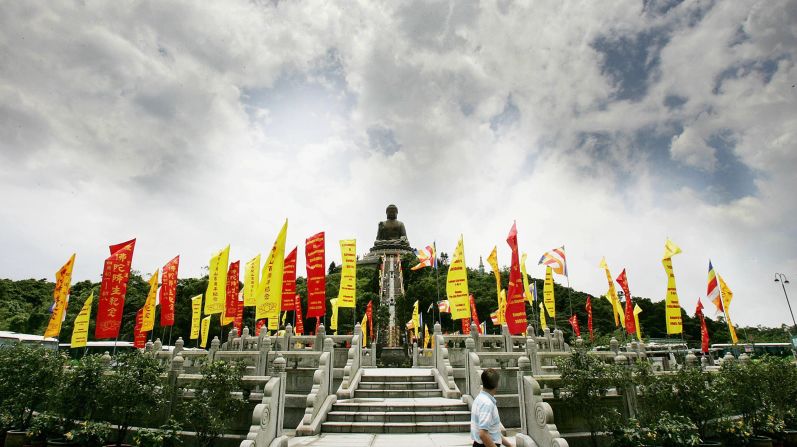 <strong>Big Buddha:</strong> The 111-foot-tall bronze Goliath draws crowds every day, mostly accessed by the <a href="index.php?page=&url=https%3A%2F%2Fwww.np360.com.hk%2Fen%2F" target="_blank" target="_blank">Ngong Ping 360 Cable Car</a>, which affords great views along the way.