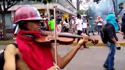 violin protest venezuela caracas sje orig_00000000