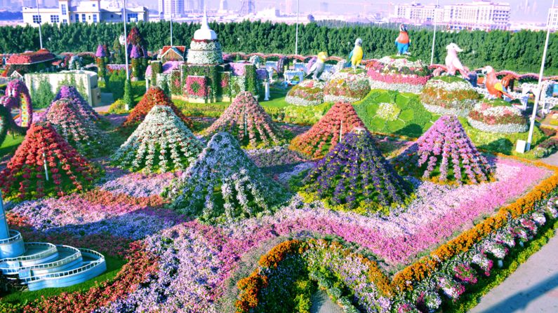 <strong>Record breaking:</strong> It was named the "Largest Vertical Garden in the World" by the Guinness World Records in 2013.