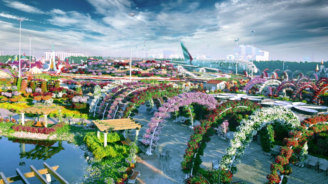 <strong>Prime location:</strong> Dubai Miracle Garden is situation in Dubailand, near the Arabian Ranches.