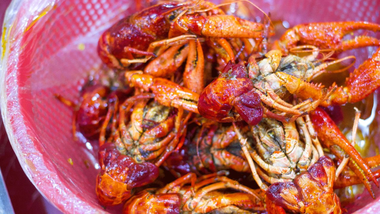 Crawfish is Shanghai's most popular street food in summer.