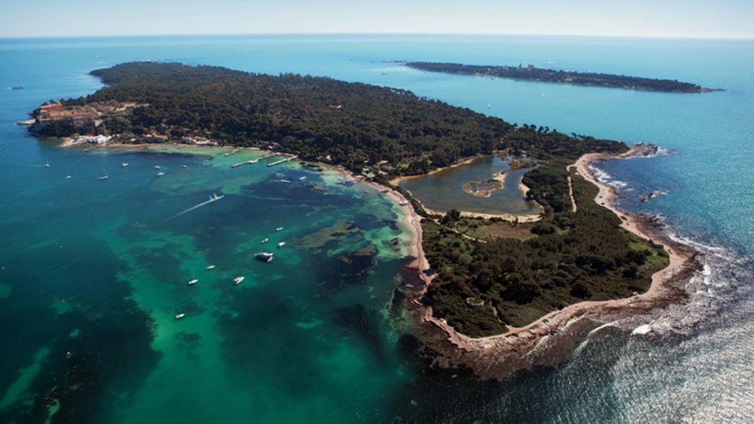 <strong>Îles de Lérins: </strong>For discovering Cannes's limpid waters and abundant sea life, you can't do better than the unspoiled Îles de Lérins, an island near Cannes. 