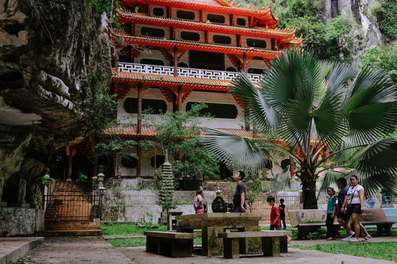 Chinese temple Sam Poh Tong.