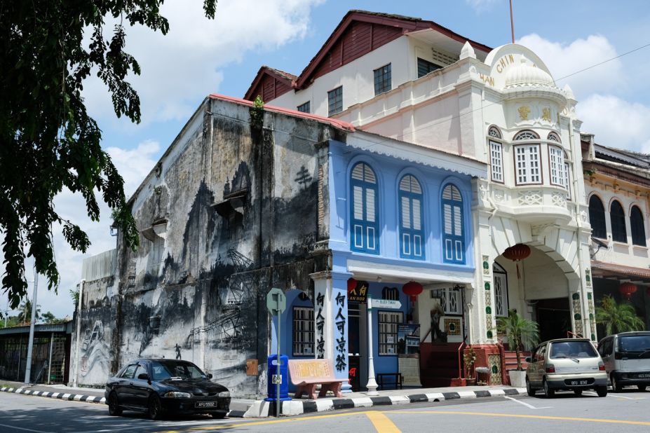 <strong>Street art: </strong>Ipoh visitors will come across murals by Ernest Zacharevic -- the Lithuanian artist often credited with making street art trendy in Malaysian cities -- and local artists like Eric Lai.