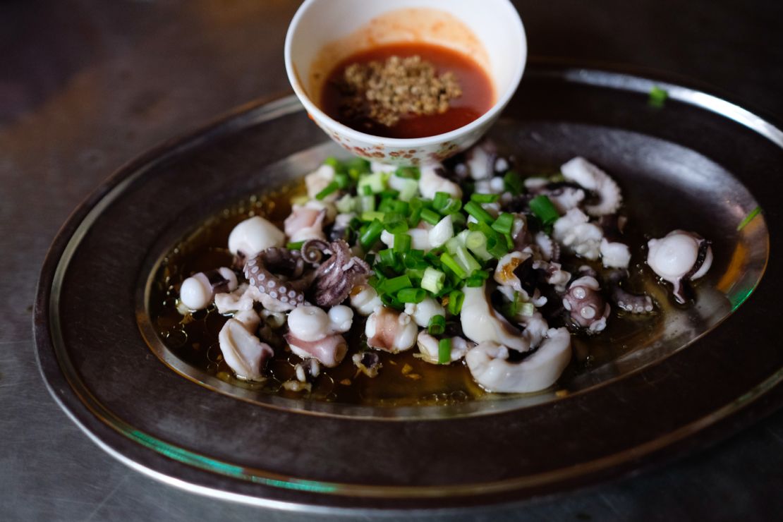 Tuck Kee's yu kong hor. It's all about the octopus. 