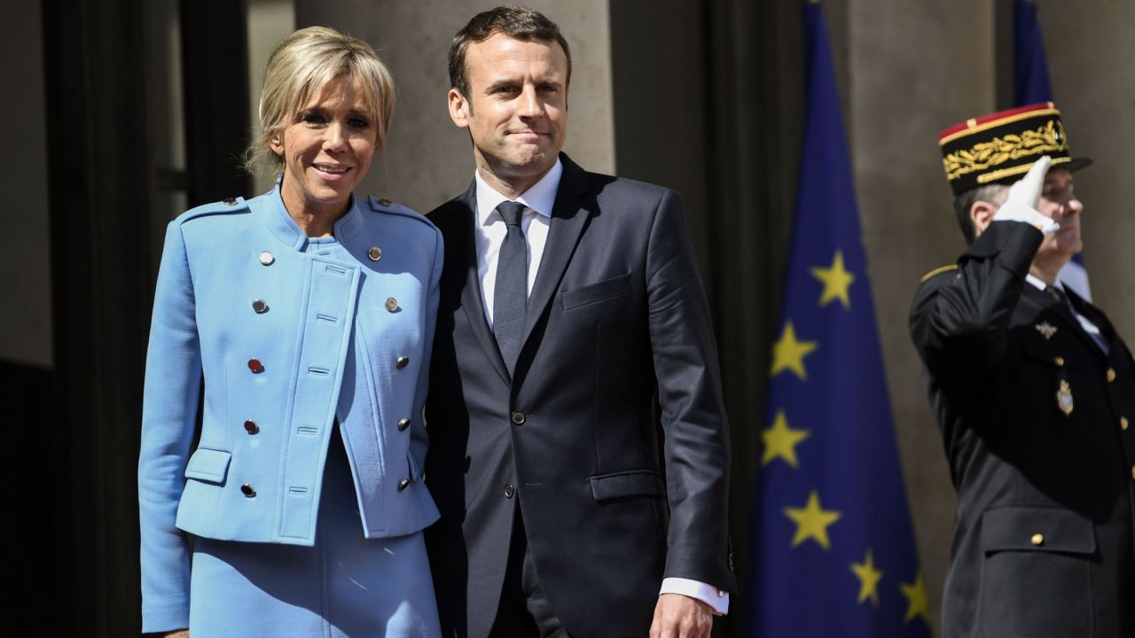 Emmanuel Macron with his wife, Brigitte Trogneux, at the inauguration on Sunday.