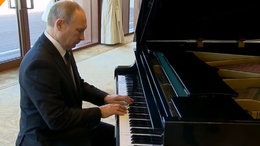 Putin Piano