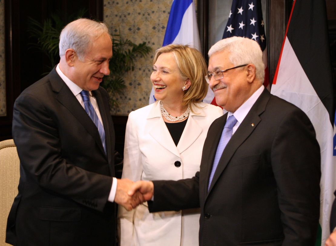  Abbas and Netanyahu attended talks hosted by Egypt with former US Secretary of State Hillary Clinton in September 2010.