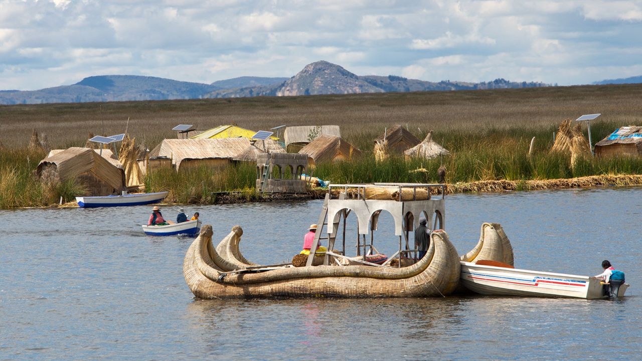 <strong>Uros floating islands: T</strong>housands of people live on on Titicaca on a series of loosely connected platforms made entirely from totora reeds.