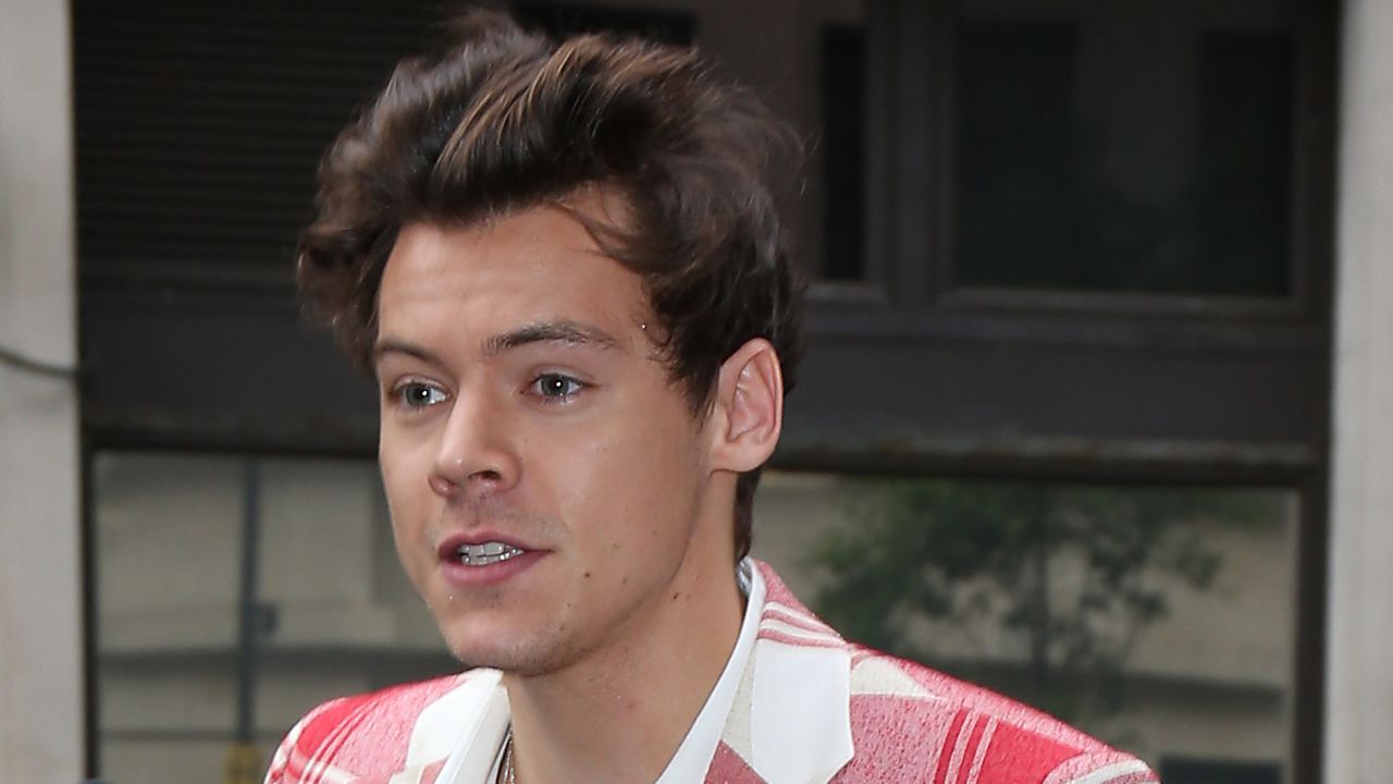 Harry Styles takes over 'Late Late Show' CNN