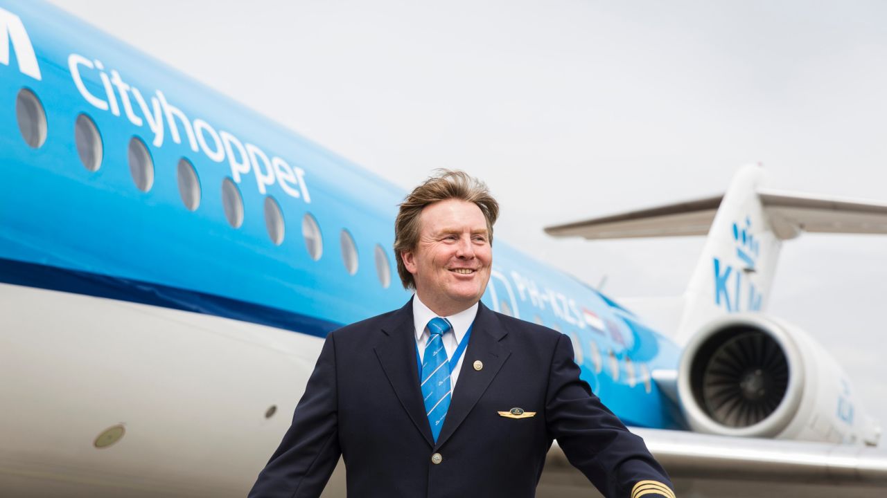 The King regularly took the co-pilot's chair for short-haul flights around Europe, an interview with a Dutch newspaper revealed. 
