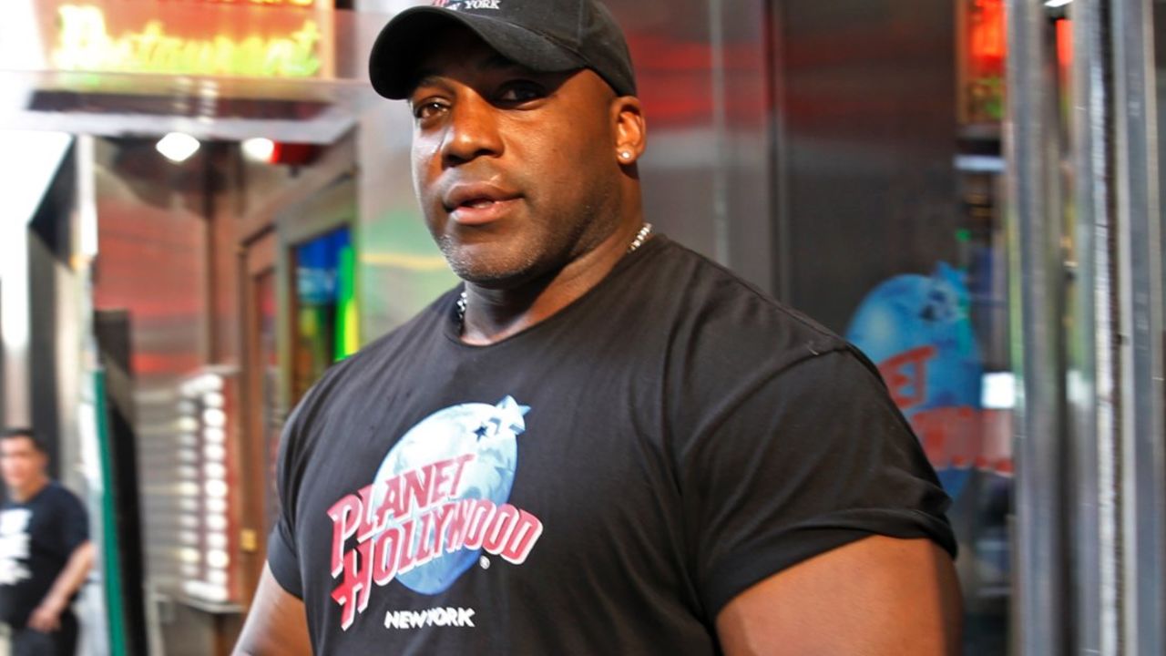 Bouncer Kenya Bradix wrestled the fleeing Times Square suspect to the ground before police took over.