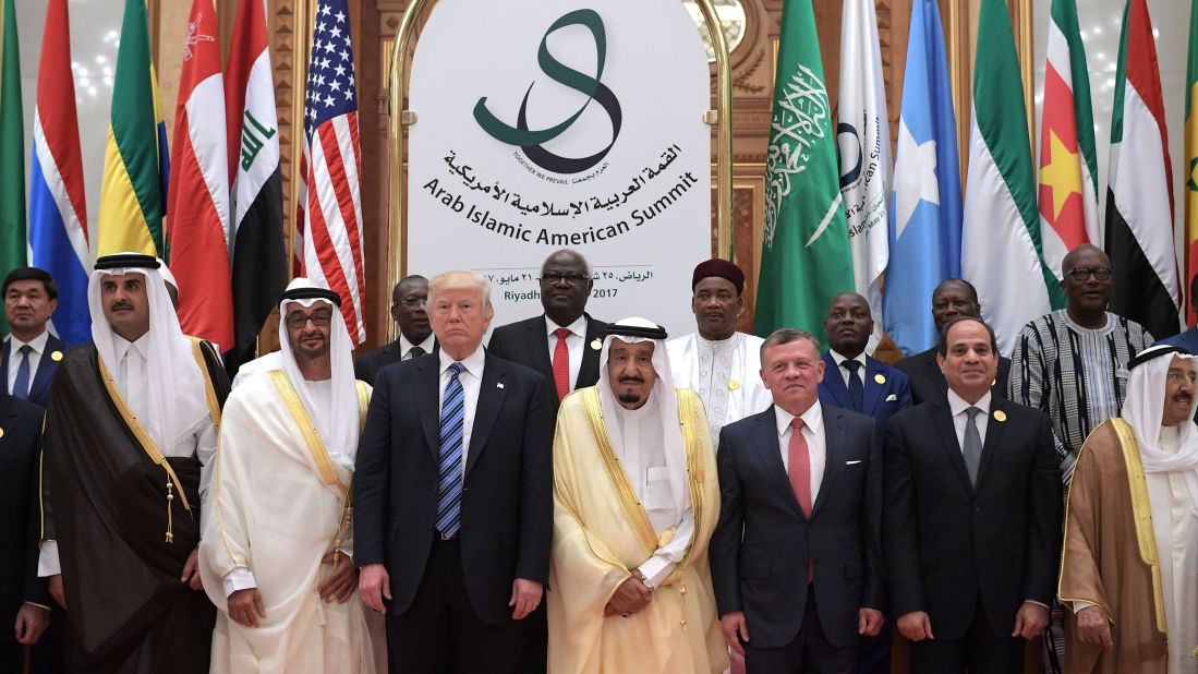 Trump poses with other leaders at the Arab Islamic American Summit.