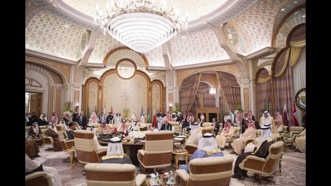 Trump meets with other heads of state in Riyadh on May 21.