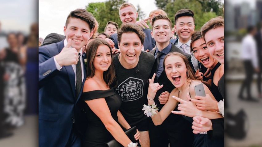 trudeau photobombs prom photo
