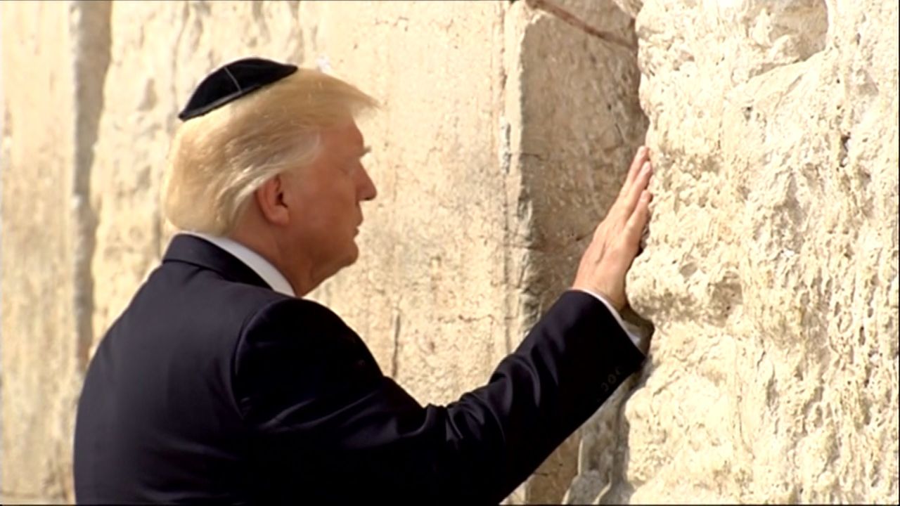 02 trump western wall 0522