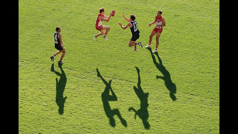 Sydney's Gary Rohan marks the ball during an Australian Football League match against St. Kilda on Saturday, May 20.