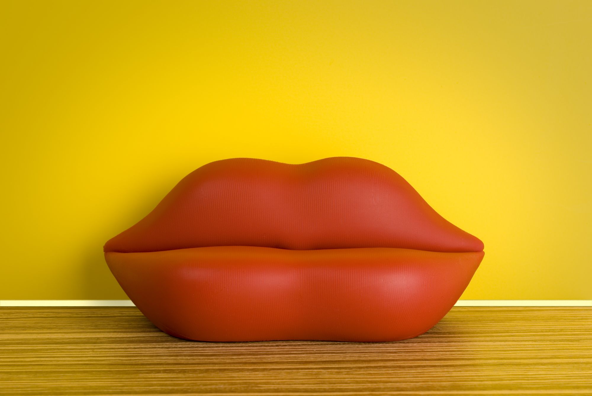 Studio 65 lips sofa