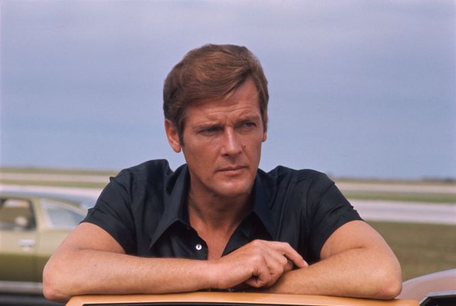 <a href="index.php?page=&url=http%3A%2F%2Fus.cnn.com%2F2017%2F05%2F23%2Fentertainment%2Froger-moore-dies%2Findex.html" target="_blank">Roger Moore</a>, the actor famous for portraying James Bond in seven films between 1973 and 1985, died May 23 after a battle with cancer, according to his family. He was 89.