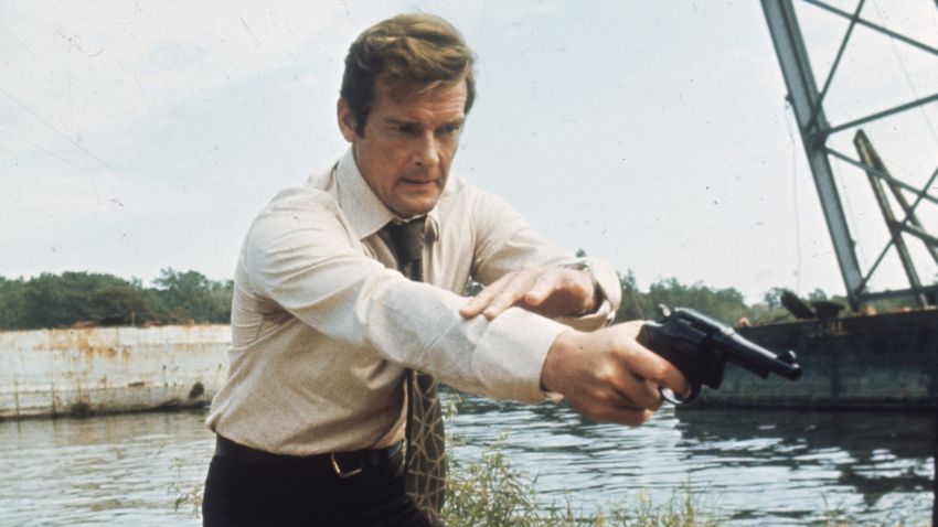1973:  British actor Roger Moore filming the new James Bond adventure 'Live and Let Die'. (Photo by Keystone/Getty Images)