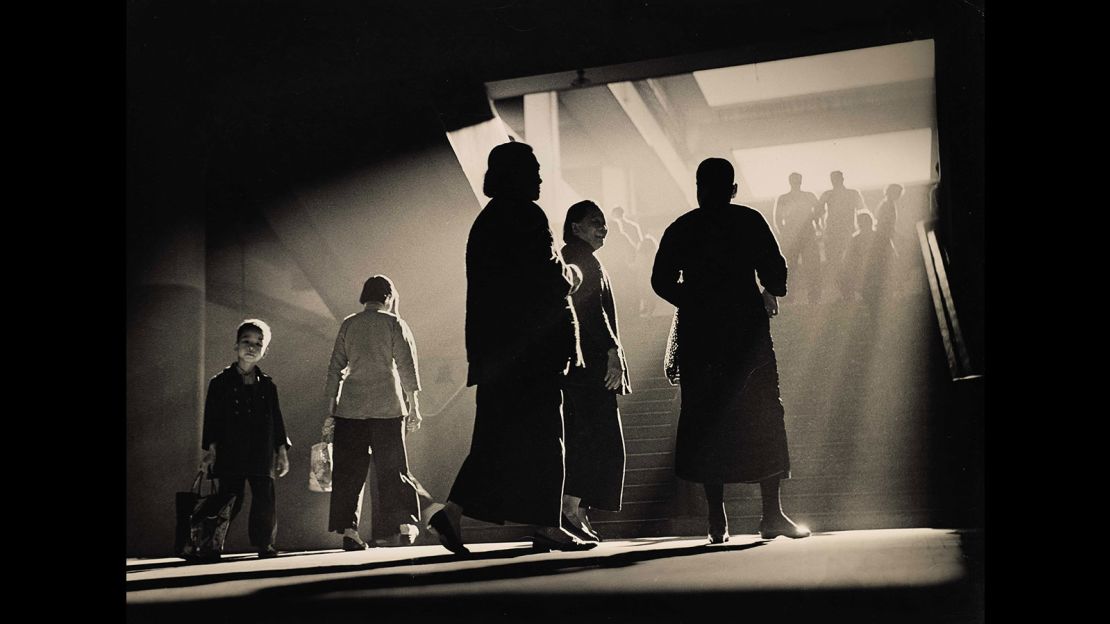 "Afternoon Chat" (1959) by Fan Ho