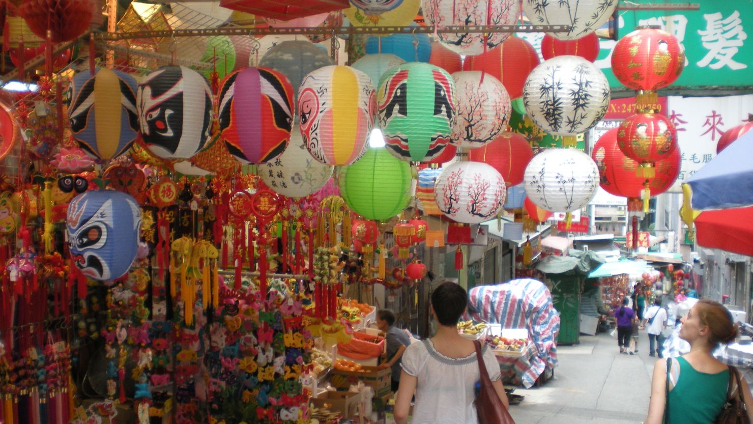 Here are the Hong Kong souvenirs you've got to buy.