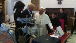 president donald trump pimp francis vatican gift exchange bts_00003422