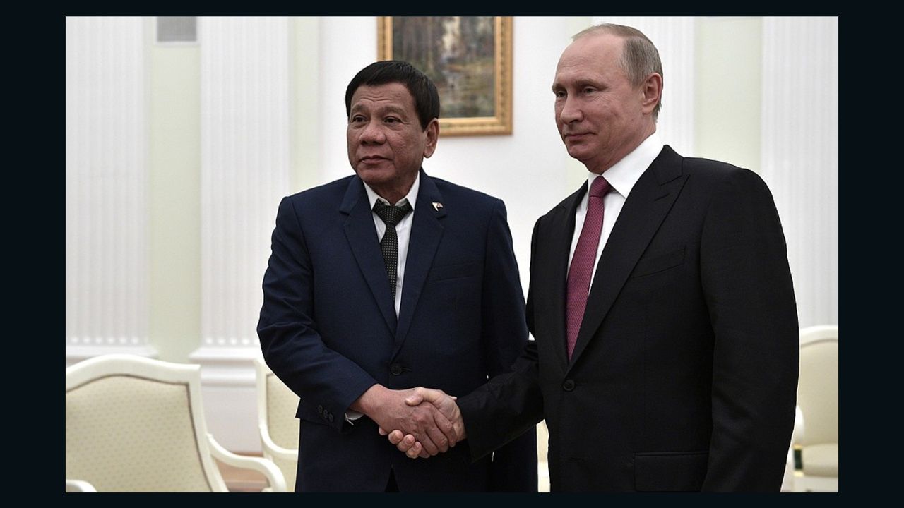 Philippines President Duterte meets his Russian counterpart in Moscow, May 23.