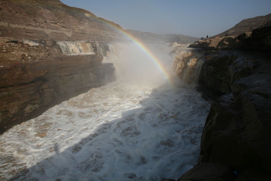 Hukou Waterfall is the second largest in China.