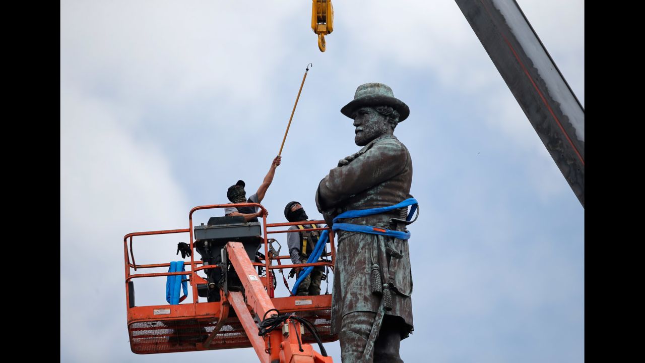 Workers in New Orleans prepare to take down the statue of former Confederate Gen. Robert E. Lee on Friday, May 19. It is <a href="http://www.cnn.com/2017/05/19/us/new-orleans-confederate-monuments/" target="_blank">the fourth Confederate monument</a> that the city has removed since late April.