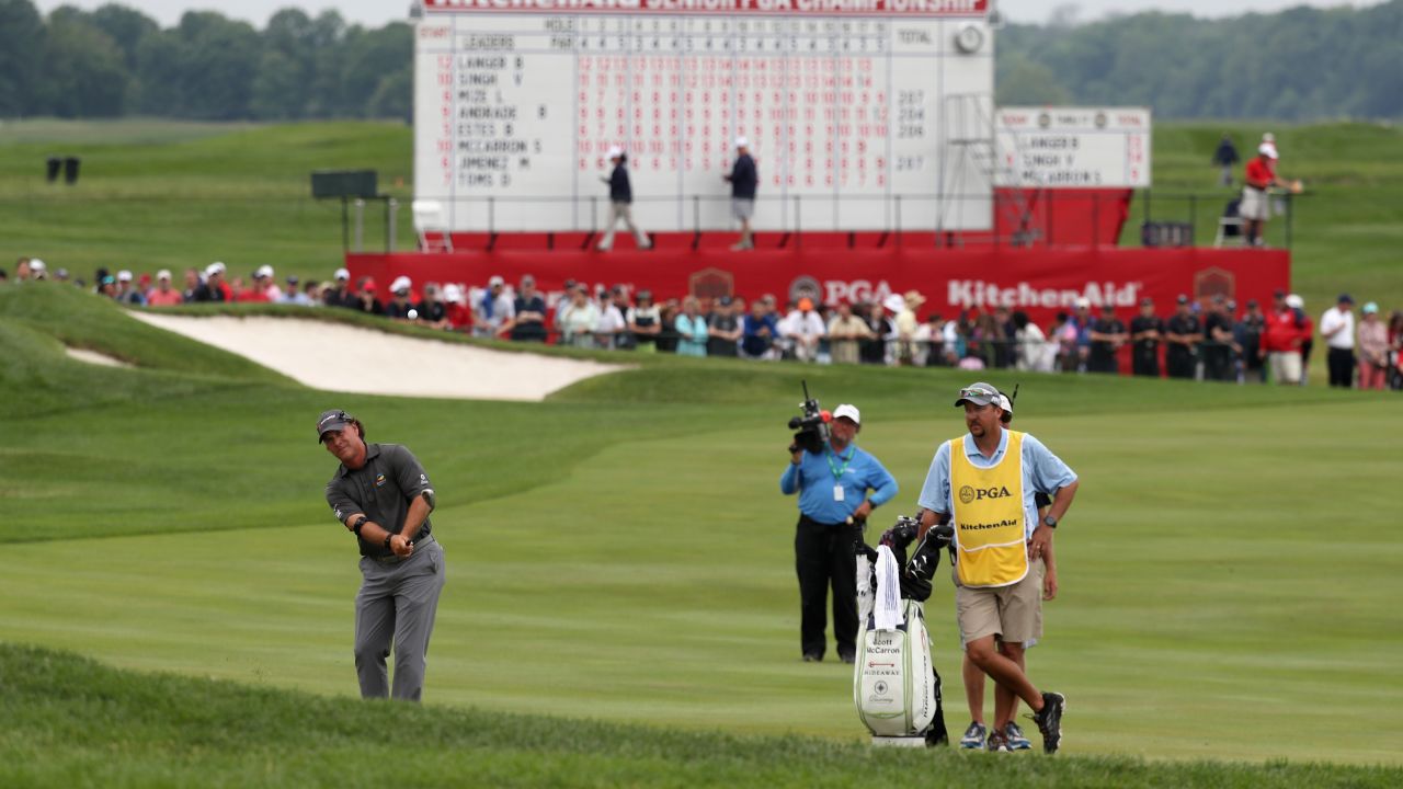 STERLING, VA - MAY 27:  Scott McCarron chips to the 18th green during Round 3 of the Senior PGA Championship at Trump National Golf Club on May 27, 2017 in Sterling, Virginia.  (Photo by Rob Carr/Getty Images)