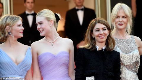 CANNES, FRANCE - MAY 24:  (L-R) Actors Colin Farrell, Kirsten Dunst and Elle Fanning, director Sofia Coppola and actor Nicole Kidman attend "The Beguiled" premiere during the 70th annual Cannes Film Festival at Palais des Festivals on May 24, 2017 in Cannes, France. 