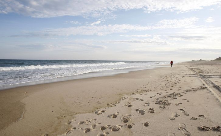 <strong>5. Coopers Beach, Southampton, New York: </strong> Located on Long Island's "Gold Coast," Coopers Beach is located in swanky Southampton.  