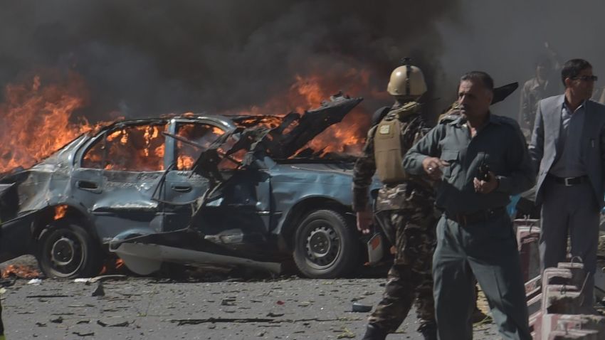 Afghan security forces arrive at the site of a car bomb attack in Kabul on May 31, 2017.