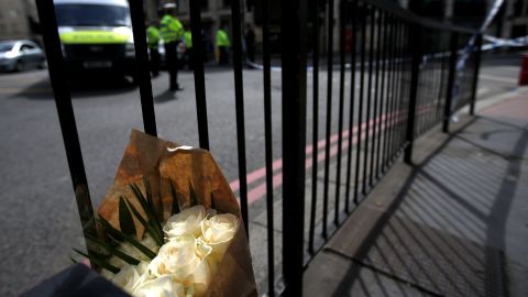 A bouquet of flowers left near the police cordon at London Bridge on June 4.