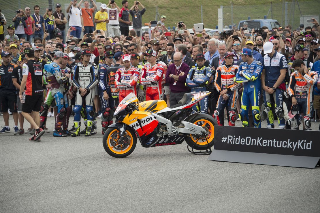 The MotoGP family held 69 seconds of silence before the race for Nicky Hayden, nicknamed "The Kentucky Kid" 