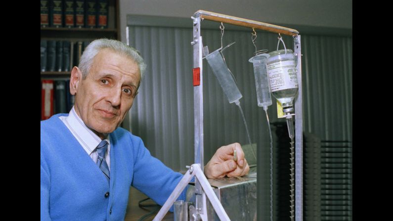 <a href="index.php?page=&url=http%3A%2F%2Fwww.cnn.com%2F2010%2FHEALTH%2F06%2F14%2Fkevorkian.gupta%2Findex.html">Dr. Jack Kevorkian,</a> the assisted suicide advocate who was charged with murder numerous times in the '90s after helping terminally ill patients end their lives, is shown with his  suicide machine. In 1999, Kevorkian was convicted of murder for his role in the death of a patient who suffered from Lou Gehrig's disease. Kevorkian was later paroled and he <a href="index.php?page=&url=http%3A%2F%2Fwww.cnn.com%2F2011%2FUS%2F06%2F03%2Fkevorkian.dead%2Findex.html">died in 2011</a> at age 83.