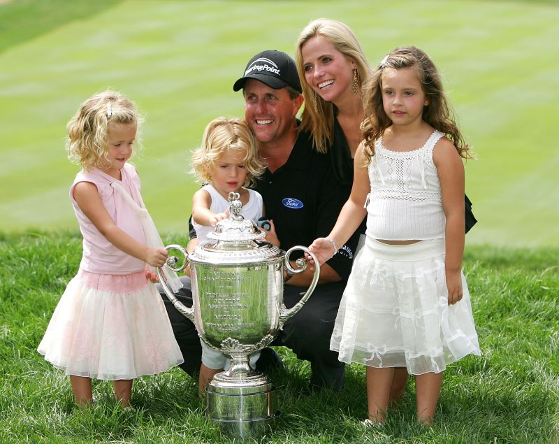 Phil Mickelson to skip US Open for his daughters graduation