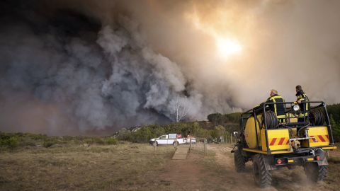 Firefighters battle a blaze near Kranshoek, South Africa, in the Western Cape province on Wednesday, June 7. Around 8,000 people have been evacuated from a scenic coastal town in South Africa's famous Garden Route to escape fast-moving wildfires that have already killed nine people, Western Cape local government spokesman James Brent Styan <a href="http://www.cnn.com/2017/06/08/world/south-africa-fires/index.html" target="_blank">told CNN</a>.