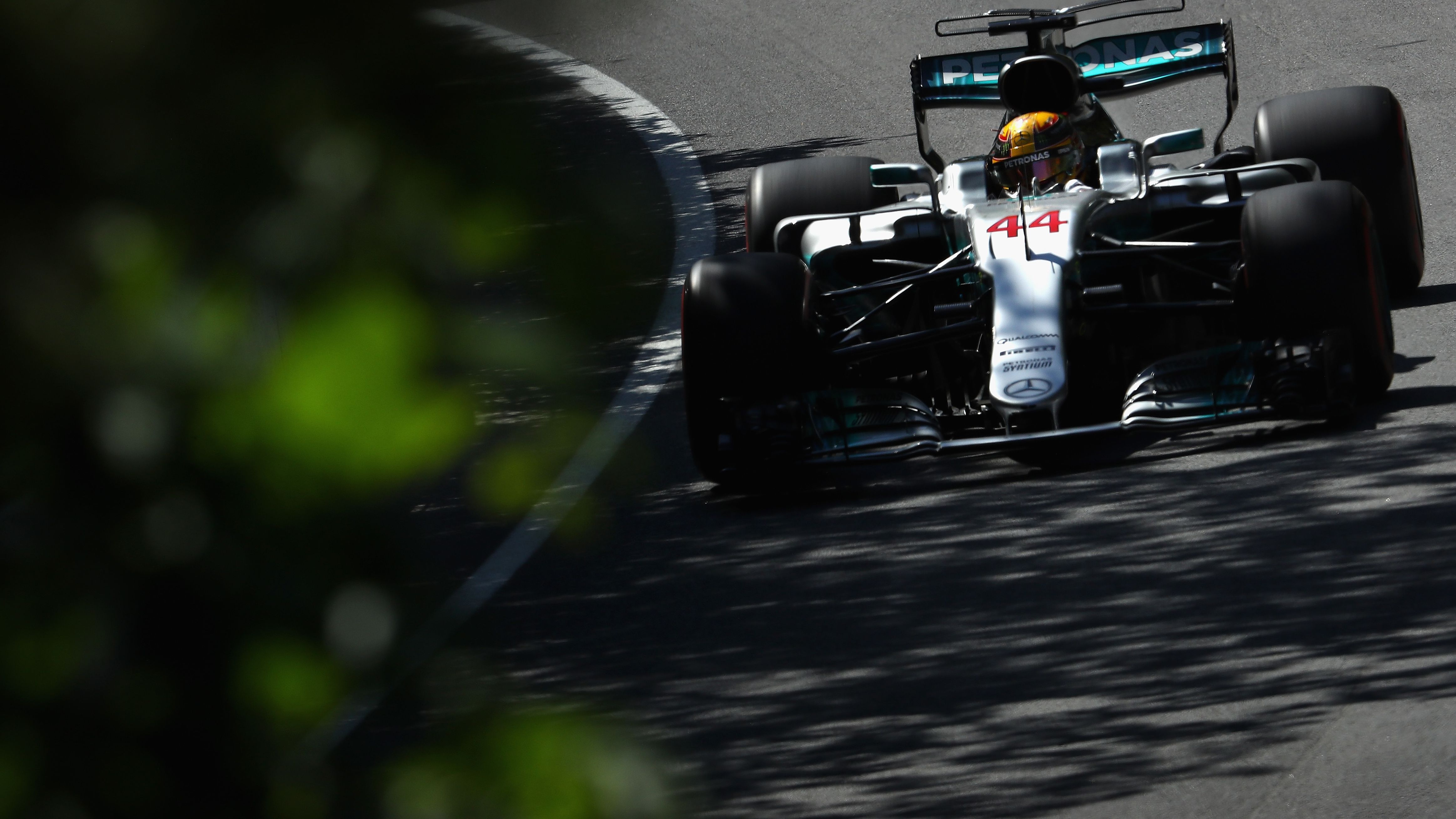 Lewis Hamilton claimed his sixth Canadian Grand Prix pole at Saturday's qualifying session. 