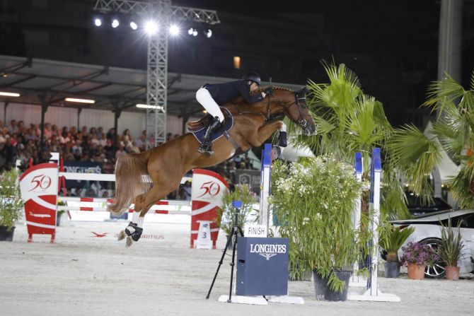 Holland's Harrie Smolders climbed to the top of the overall LGCT leaderboard, after his clear ride atop Emerald N.O.P. <br /><br />Smolders' consistent performances have seen him overtake Italian Lorenzo de Luca, although his lead stands at a slender 17 points. "My strength is in my horses," Smolders said. "In the end the key word will be consistency ... which is not so easy."
