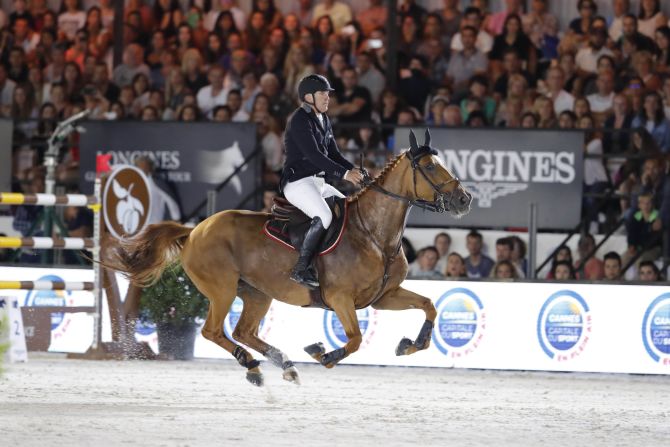 Two-time Cannes Grand Prix champion Roger-Yves Bost was another of the 10 riders to post clear runs. Riding Sydney une Prince, the Frenchman was unable to secure a hat-trick on the Riviera and posted a time of 37.48 seconds to take sixth place.