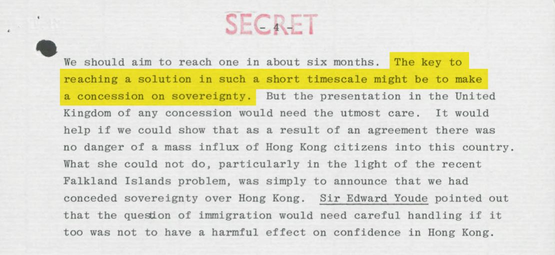 Early in the negotiations, advisers to Thatcher suggested the UK make concessions over its sovereignty claims to Hong Kong. Original image altered for clarity. 