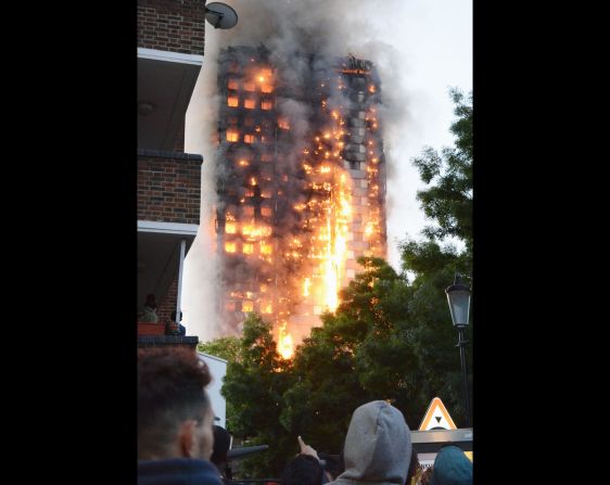 The building, built in the 1970s, was home to 125 families.