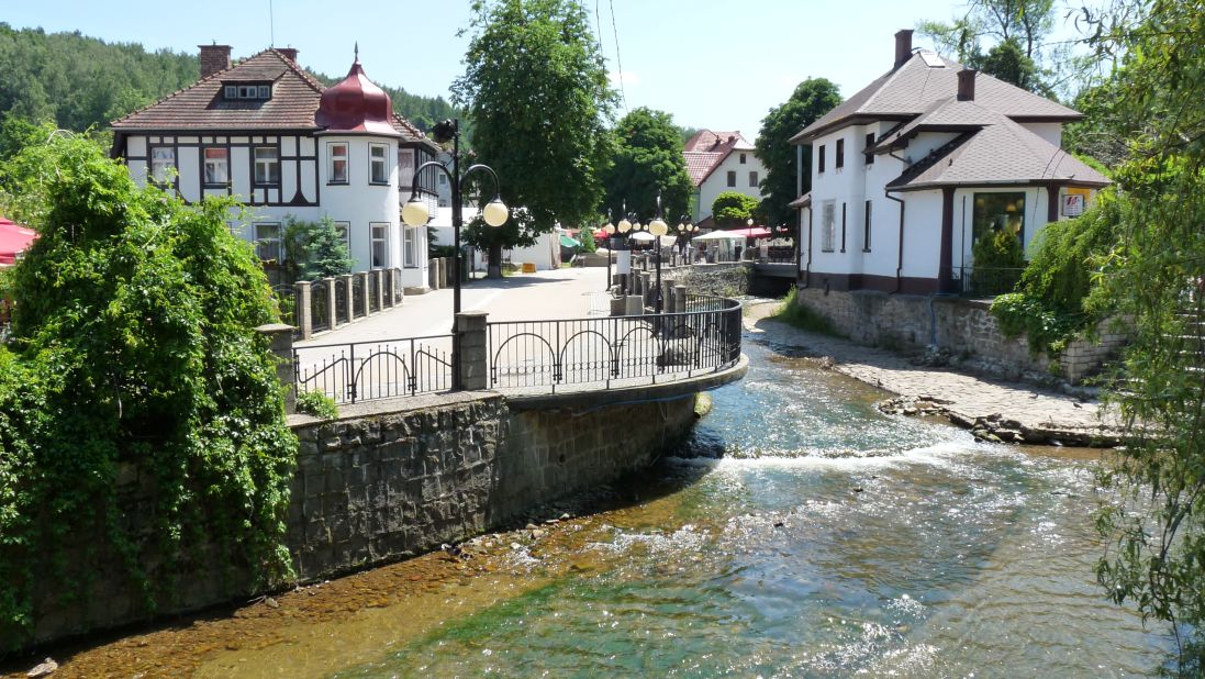 <strong>Polanica-Zdroj: </strong>Relaxing atmosphere, beautiful walking paths, luxurious health resorts and proximity to the majority of the regional attractions make the small city of Polanica-Zdrój one of the most popular spa destinations in Poland. 