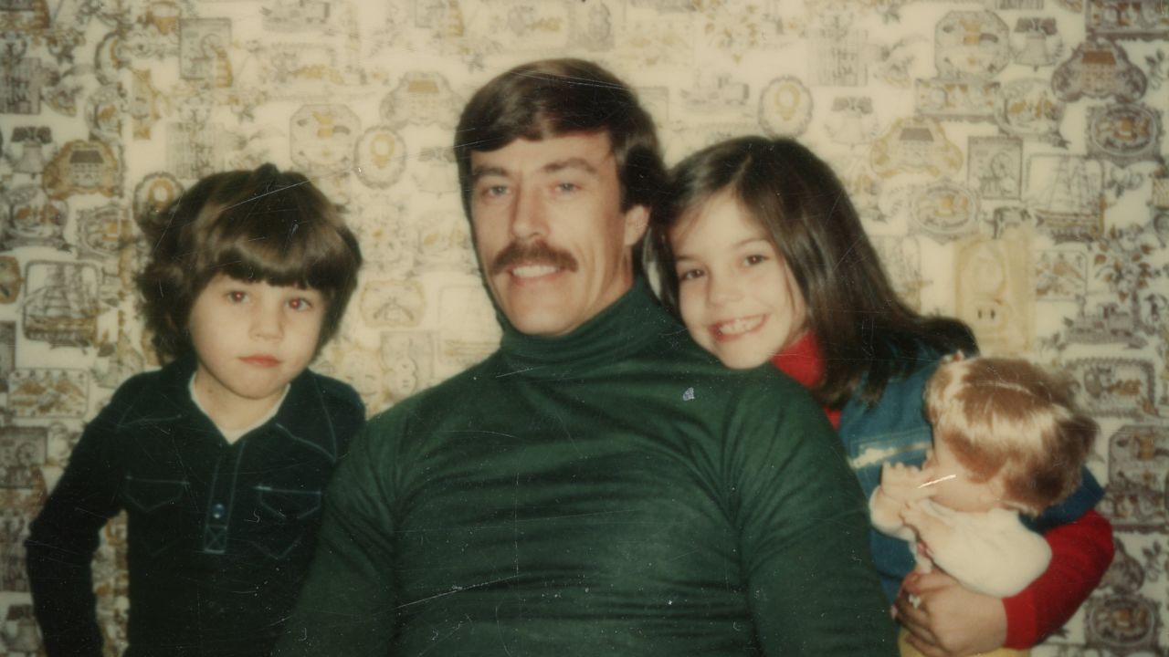 HLN's "Morning Express" host Robin Meade, right, with her father, Linro Meade, and her brother in 1977, New London, Ohio.